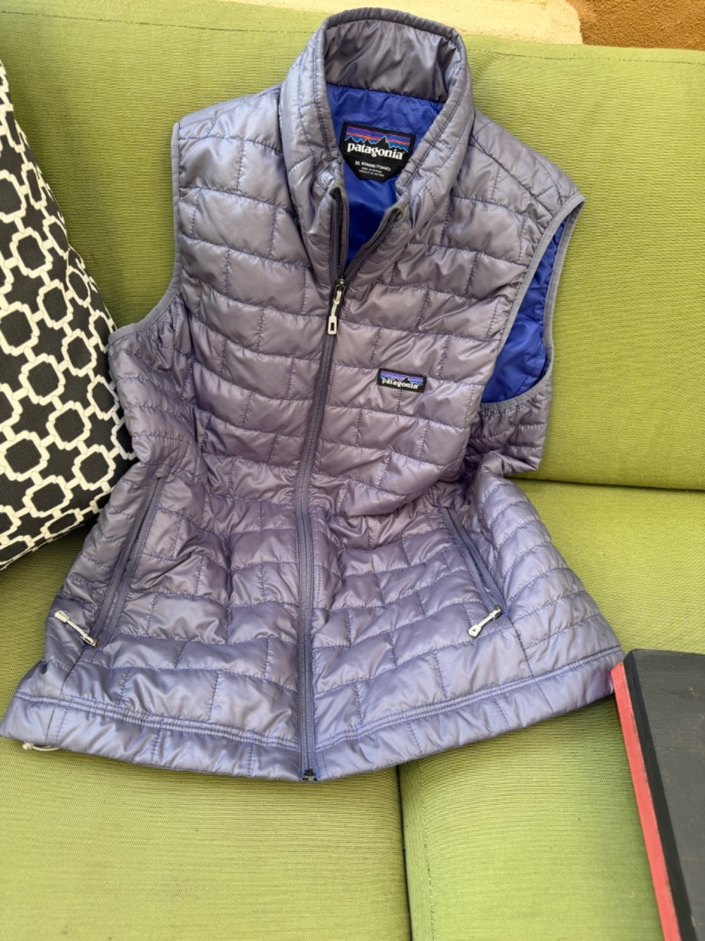 NWOT Patagonia Nano Puff Vest, Womens XL - Picture 2 of 9